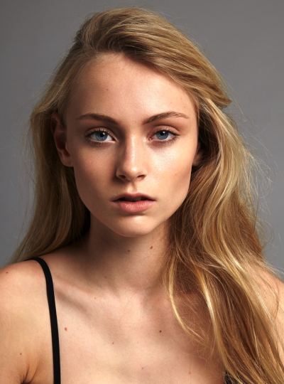 Introducing Anna-Sophia Evers | item // Wilma Wakker Model Management