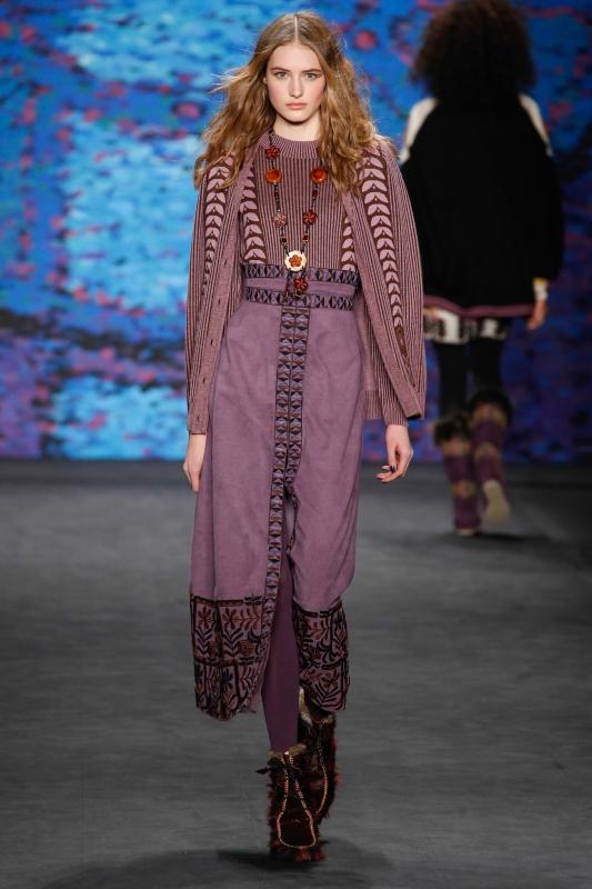 Sanne Vloet shows New York Fall 2015 Anna Sui 