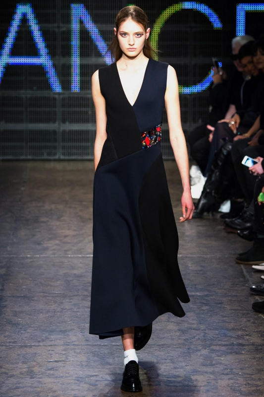 Sanne Vloet shows New York Fall 2015 DKNY