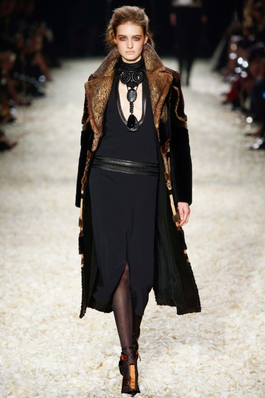 Sanne Vloet show Tom Ford Fall 2015 