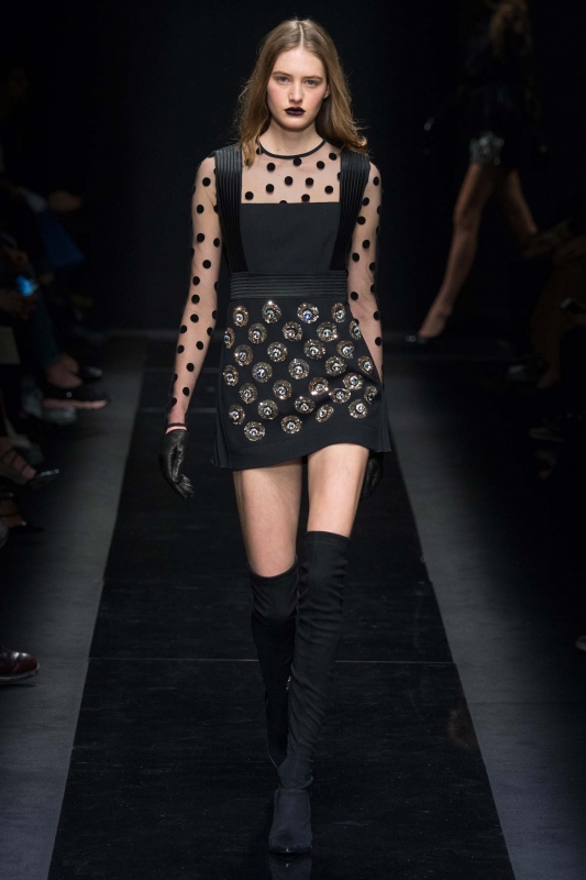 Sanne Vloet shows Parijs Fall 2015 Emanuel Ungaro