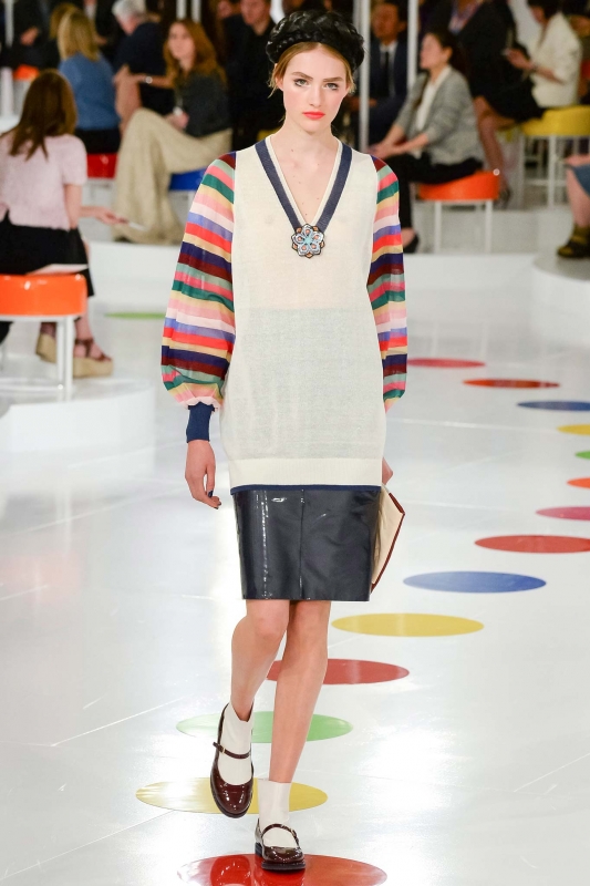 Sanne Vloet show Chanel Resort 2016 