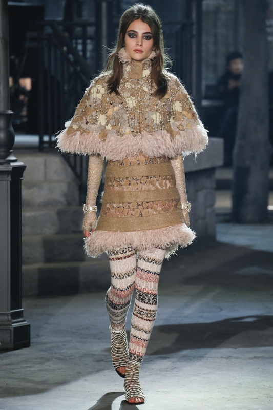 Romy Schönberger show Chanel Pre-Fall 2016 