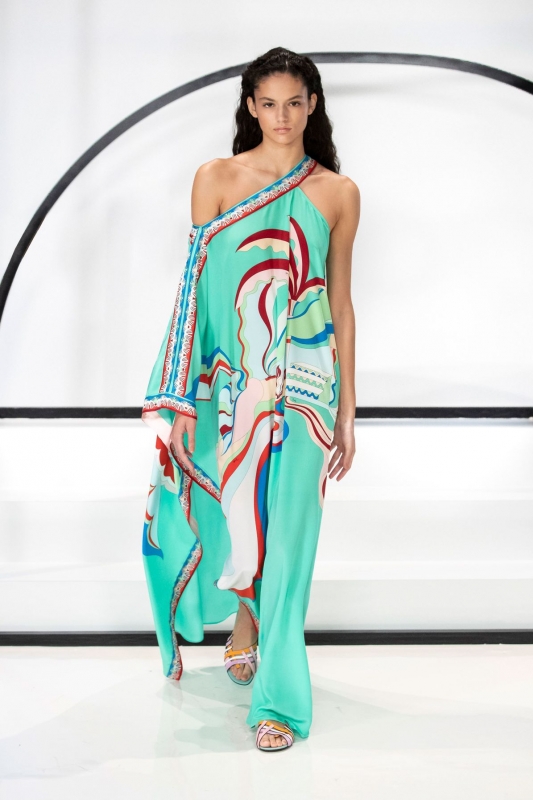 Nikki Vonsee shows Milaan Spring 2019 Emilio Pucci 