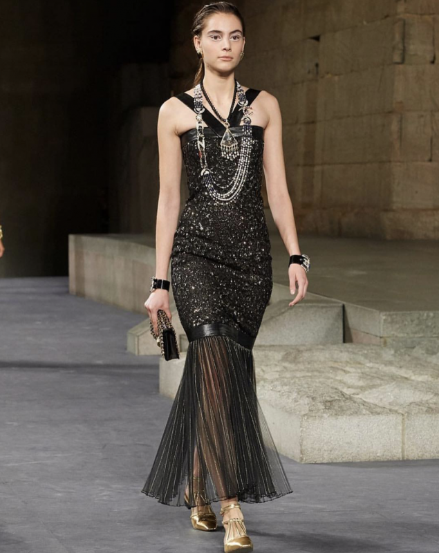 Romy Schönberger for Chanel’s Métiers d’Art show in the Temple of Dendur at the Metropolitan Museum of Art in NY. 