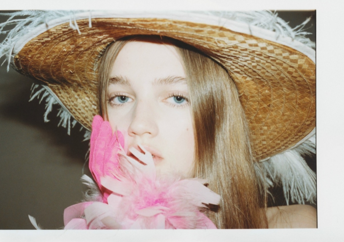 Roos van Eendenburg in a cute story for Vein Magazine, Photographer Christian Colomer, Stylist Ana Murillas 