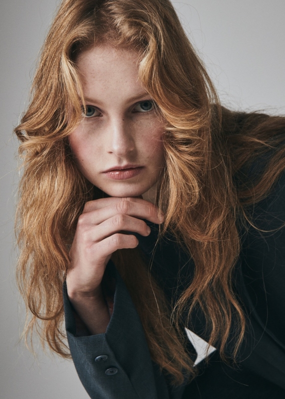 And we start 2020 with introducing the very cute Levi Achthoven, captured by Jesper de Boer, hair and make-up by Emma de Boer 