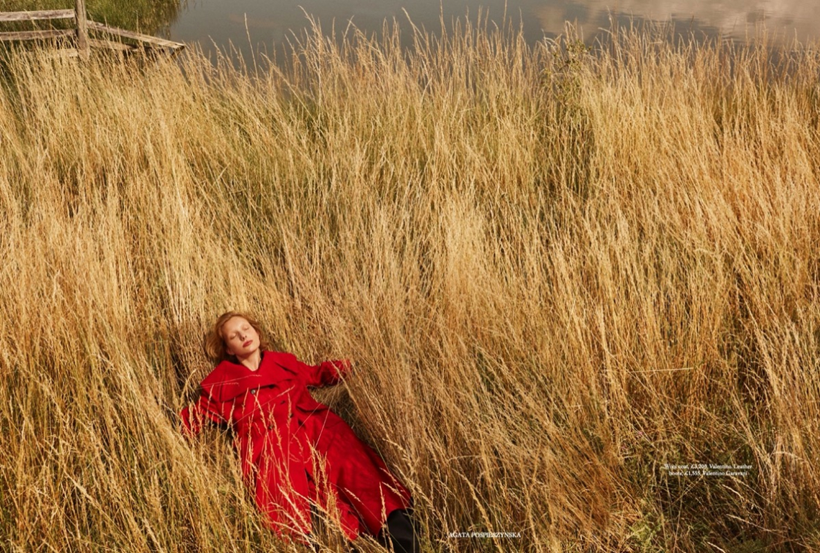 Red alert for Demy de Vries in Harpers Bazaar UK, Photographer Agata Pospieszynska, Stylist Charlie Harrington, Hair James Rowe, Make-up Polly Osmond 